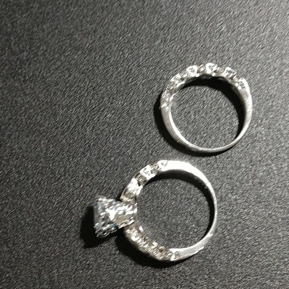 Gorgeous art deco white sapphires wedding ring set - Picture 3 of 4